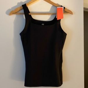 Sports tank top with bra
